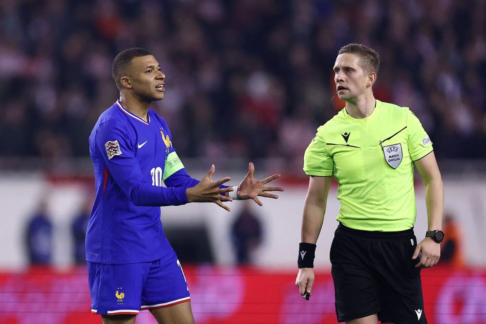 拜仁官方：2026年传奇杯将于明年1月18日举行，拉姆任教练